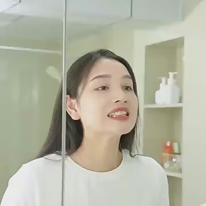 Portable Electric Water Flosser for Orthodontics with Four Nozzles, Suitable for Gum Protection and High Cleaning Power